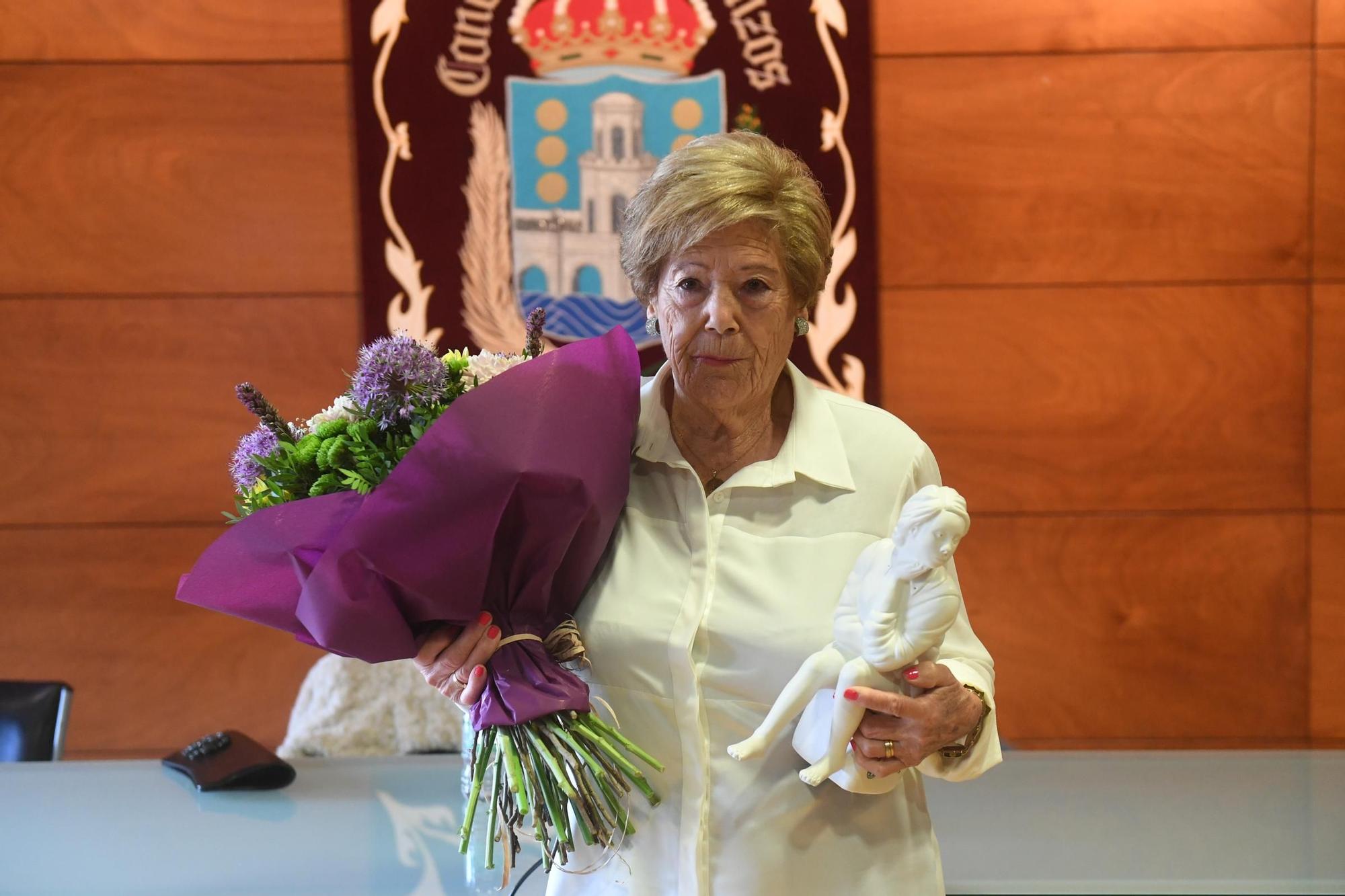 Betanzos entrega a Consuelo Carro Veiga el premio Úrsula Meléndez de Texeda