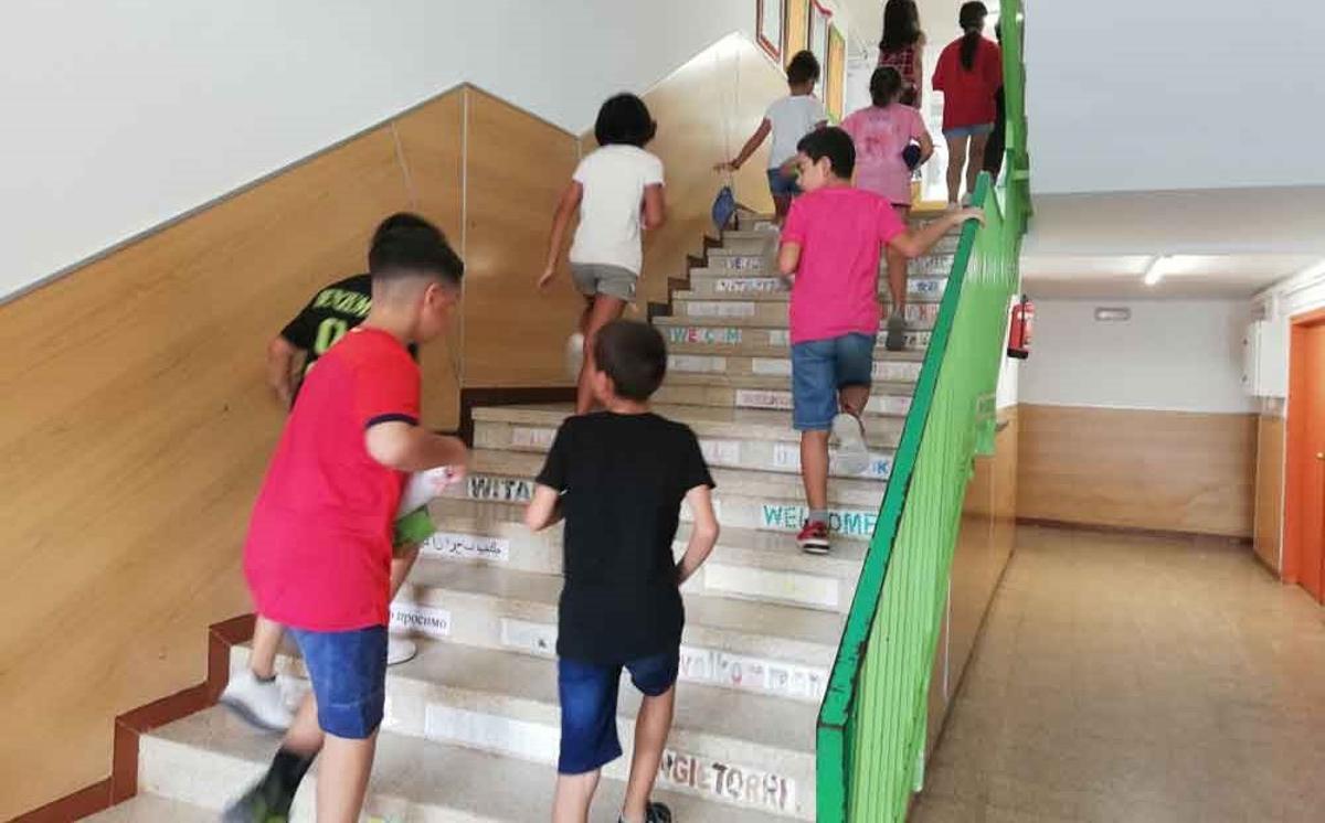 ‘Tornada al col·le’ a Gavà: Més de 6.000 alumnes a infantil i primària i més de 2.000 a l’ESO tornen a les aules ‘Tornada al col·le’ a Gavà: Més de 6.000 alumnes a infantil i primària i més de 2.000 a l’ESO tornen a les aules