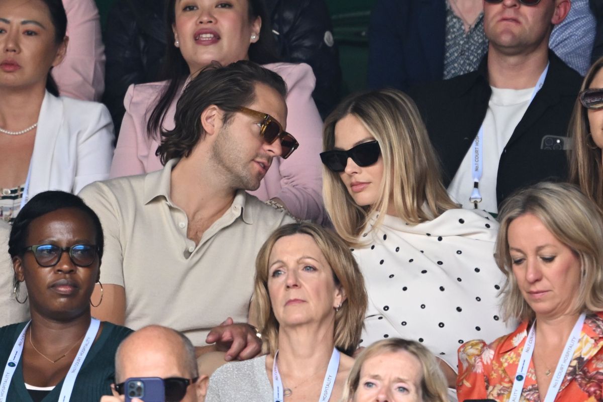 Margot Robbie y su marido en Wimbledon