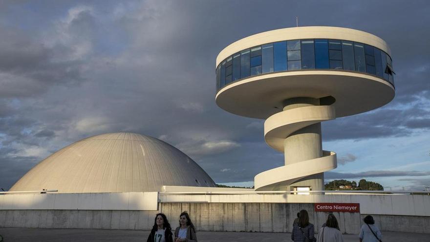 La Junta exige una investigación sobre la gestión del Centro Niemeyer en los tres últimos años