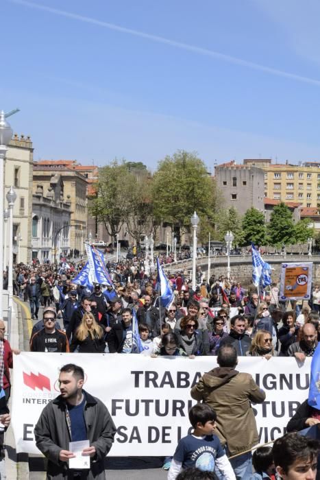 Los sindicatos minoritarios reclaman en Gijón políticas contra la precariedad