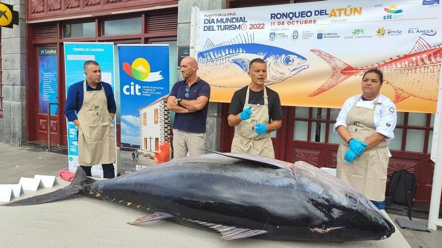 Puerto de la Cruz teaches how to butcher a 100 kilo tuna - Tenerife Weekly  News