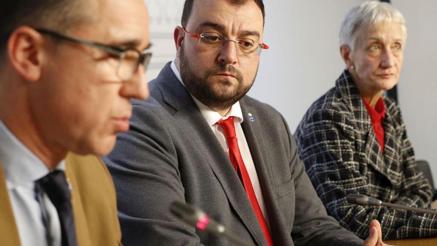 Pablo Fernández, Adrián Barbón y Carmen Suárez