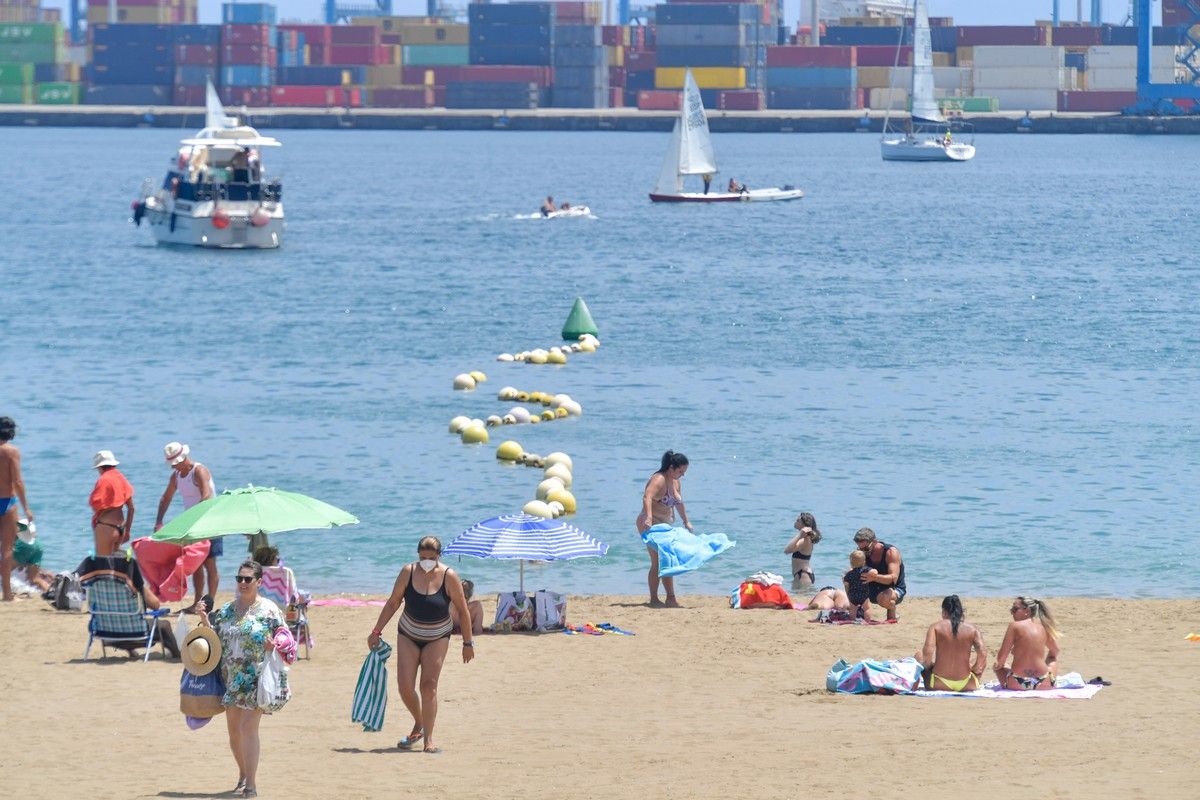 Un sábado de playa en Las Alcaravaneras (21/08/21)