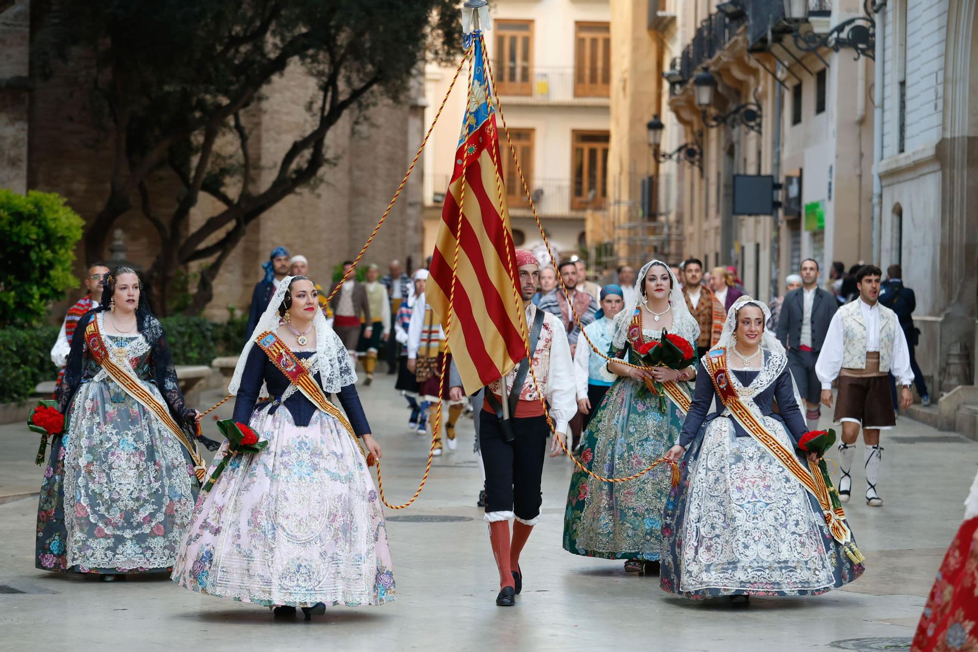 Búscate en el primer día de la Ofrenda en la calle San Vicente entre las 18:00 y las 19:00