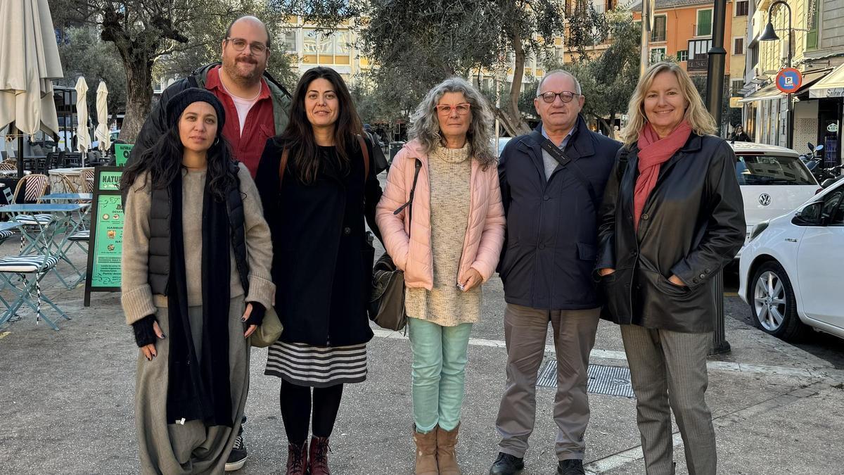 La nueva junta: Aldana Areco, Miquel Ferrer, Laia Alegret, Miquela Serra, Xesc Sanchís y Marian Colom