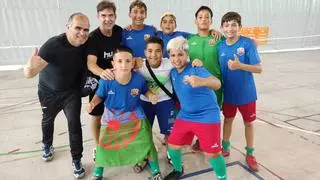 El 'dream team' del IE La Mina: el equipo de alevines creado contra el absentismo escolar que ha tumbado al Barça