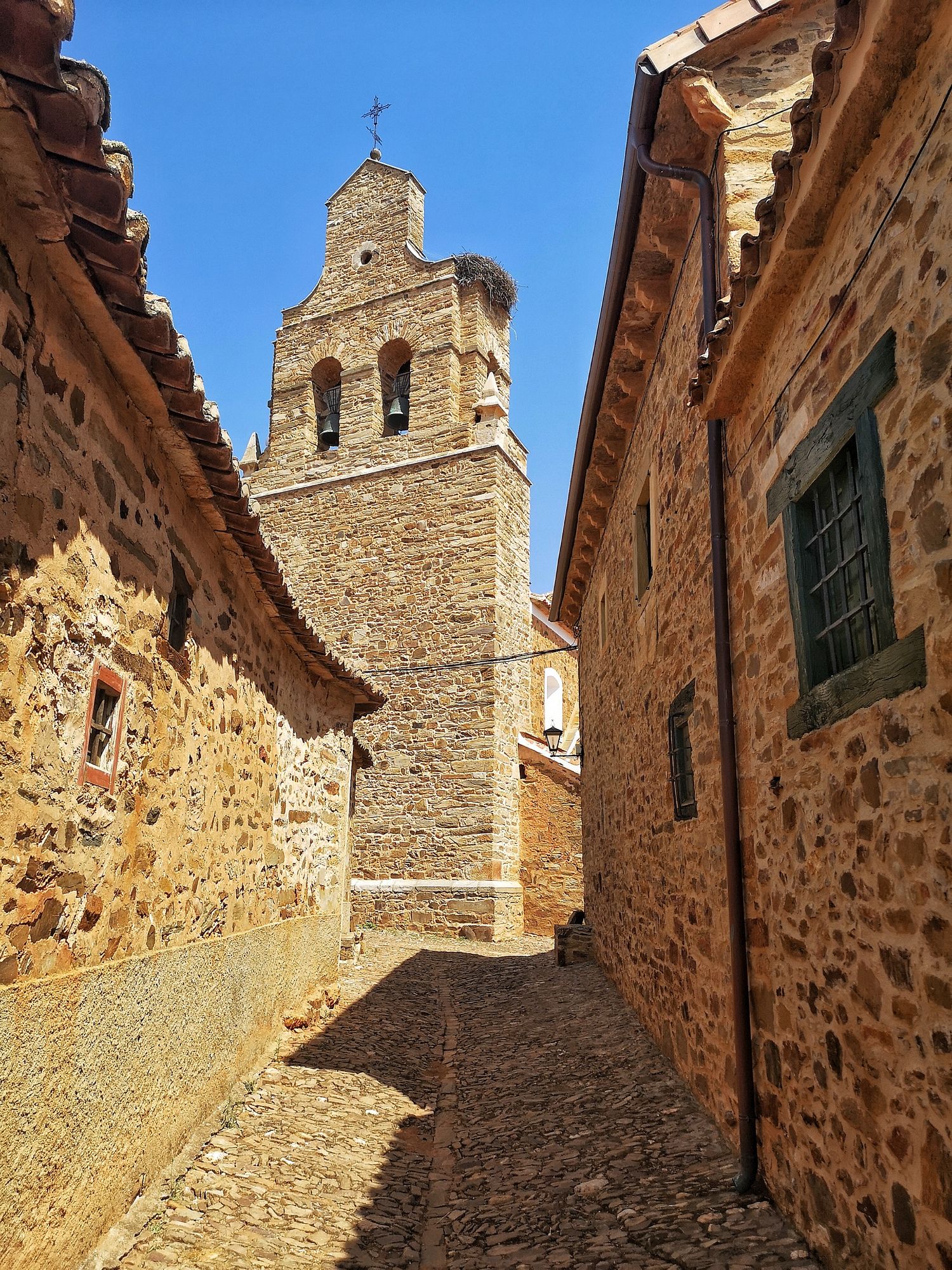 El campanario de la iglesia de Santa María Magdalena