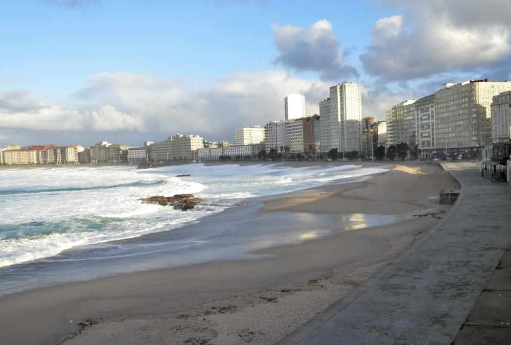 Corte del paseo marítimo por el temporal