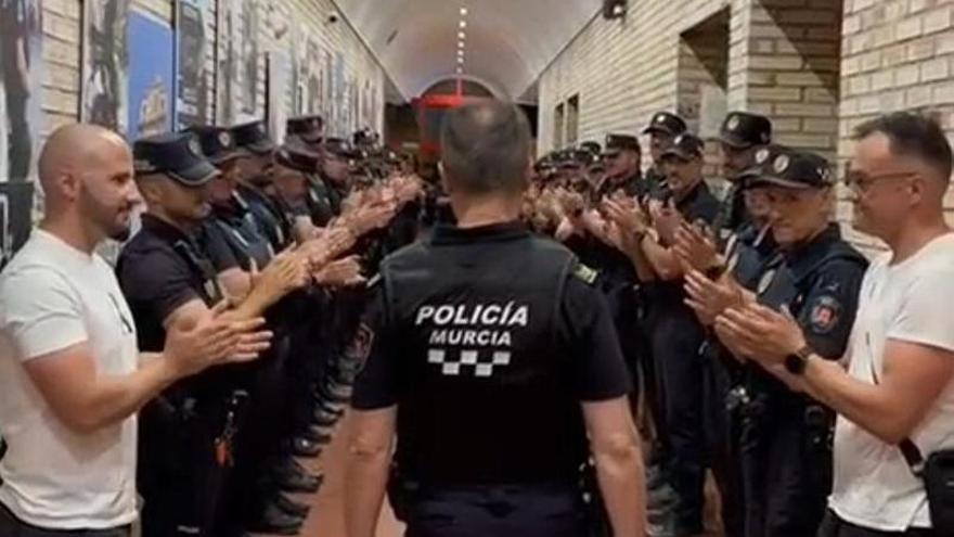 Emotiva despedida al inspector de Policía Local de Murcia, Salvador Celdrán: 