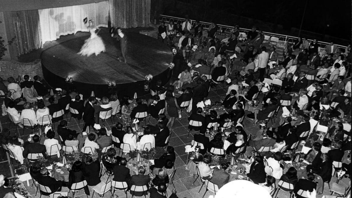 En sus inicios, el público se sentaba en lo que más tarde fue la pista de baile.