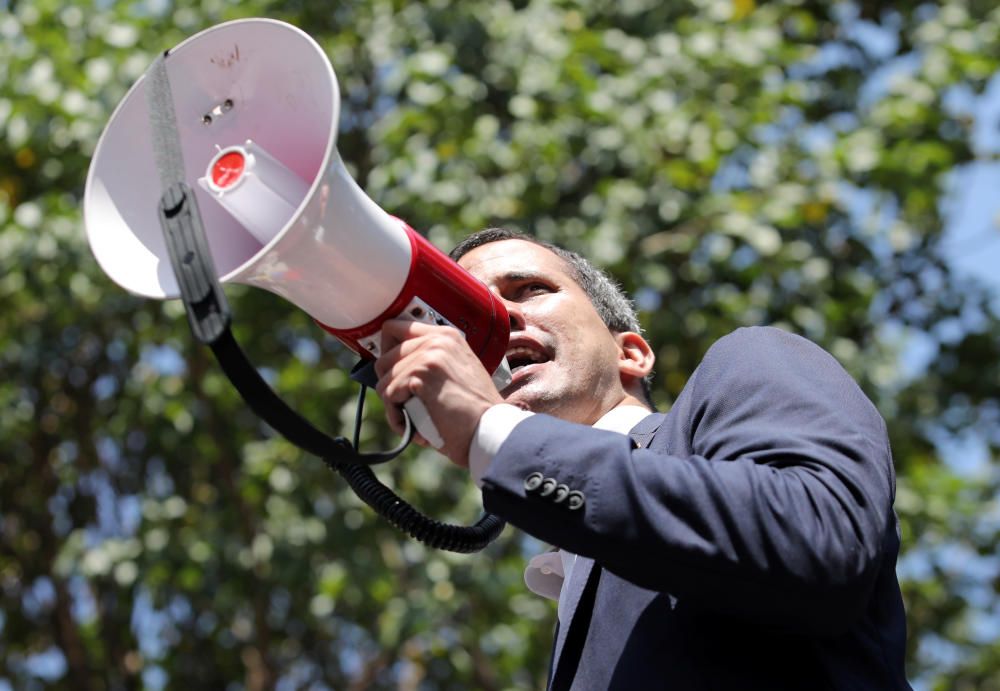 Tensió a Veneçuela per l'aixecament civil promogut per Guaidó