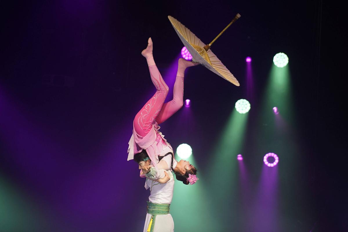 Les imatges de l'espectacle Vermell del Festival del Circ de Girona 2026