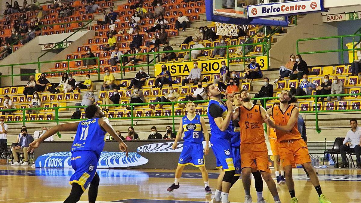 El Club Ourense Baloncesto venció la semana pasada en el Pazo al Enrique Soler. |  // FERNANDO CASANOVA