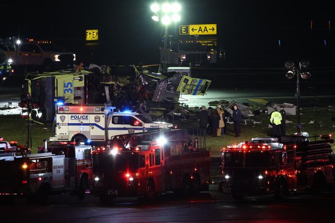 Choca un avión de Air Canada contra un camión de bomberos en el aeropuerto de LaGuardia (Nueva York)