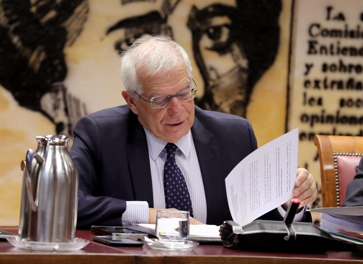 GRAF4485 MADRID, 25/10/2018.-El ministro de Asuntos Exteriores, Josep Borrell, durante su comparecencia ante la Comisión de Asuntos Exteriores del Senado para explicar las líneas generales de su actuación al frente del Departamento. EFE/Zipi GRAF4485 MADRID, 25/10/2018.-El ministro de Asuntos Exteriores, Josep Borrell, durante su comparecencia ante la Comisión de Asuntos Exteriores del Senado para explicar las líneas generales de su actuación al frente del Departamento. EFE/Zipi