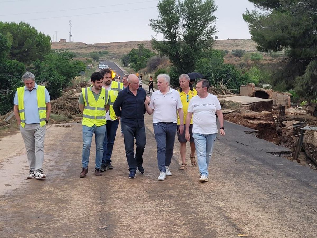 Octavio López se ha desplazado hasta el puente de la A-222 que ayer destrozó la crecida del río Aguasvivas en Belchite.