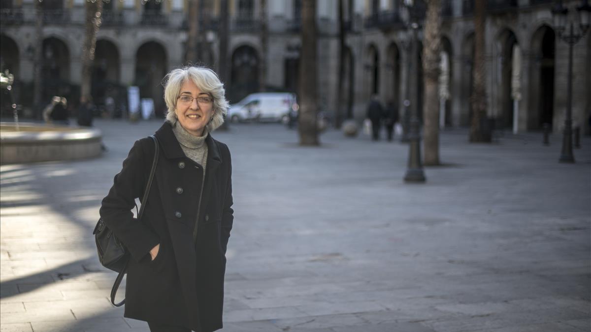 Barcelona     03 12 2020     Barcelona    Anna Menendez  presidenta de la FAVB  fotografiada en  la placa Reial    Fotografia de Jordi Cotrina