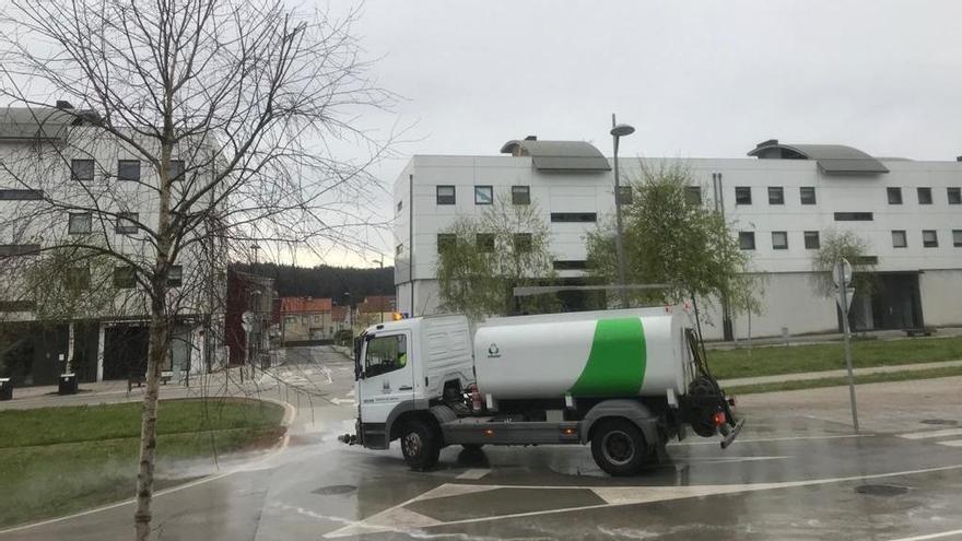 El servicio de recogida de basura de Santiago empezó más tarde por &quot;incumplimiento&quot; en la rotación