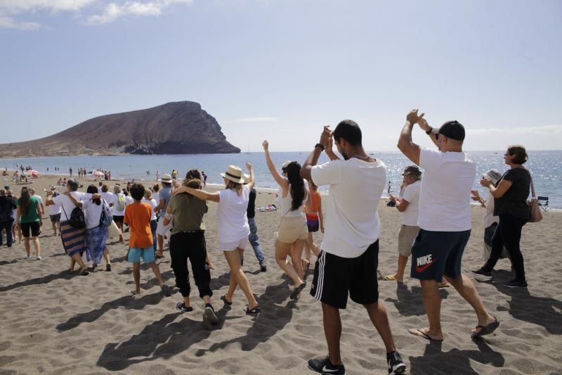 Flashmob en la playa La Tejita