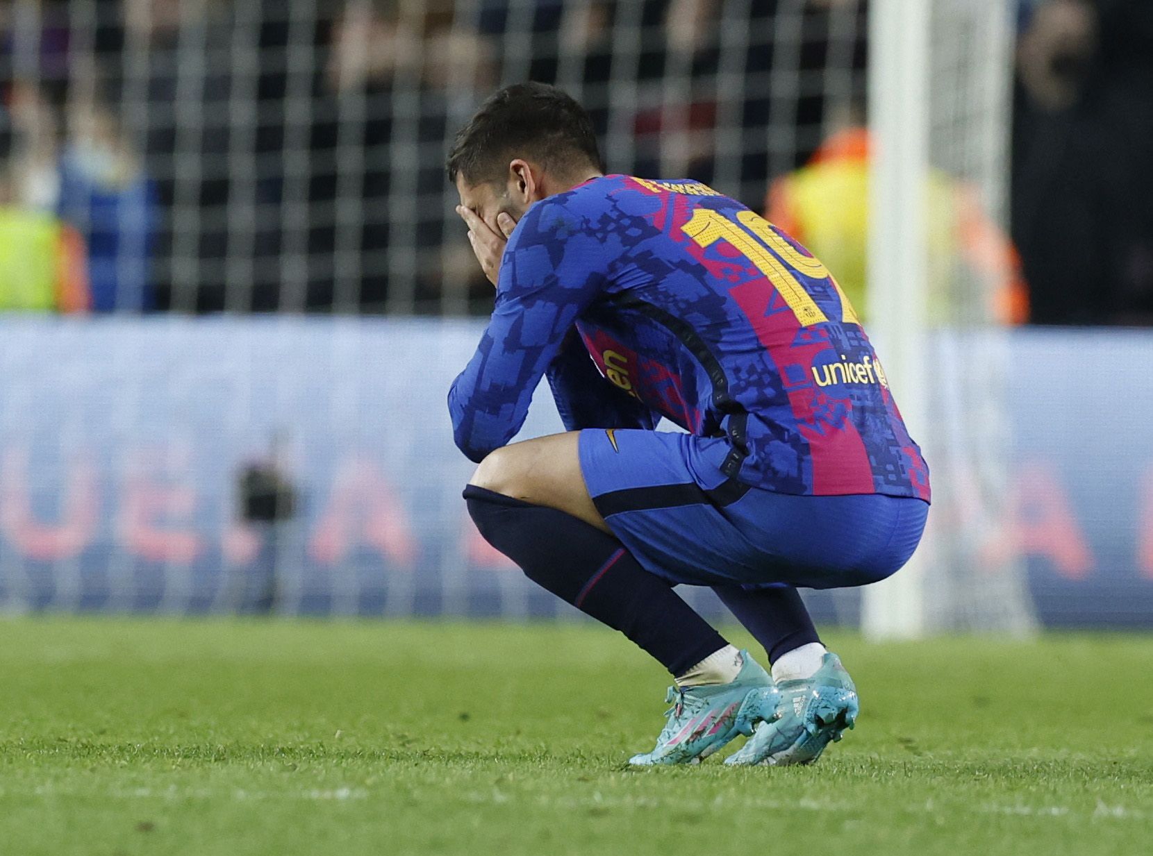 Ferran Torres al final del partido después de no estar acertado de cara a puerta