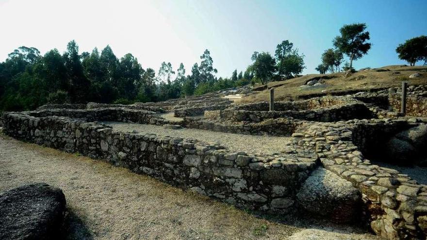 Ampliación de las excavaciones arqueológicas en el monte do Castro (Ribadumia). // Iñaki Abella