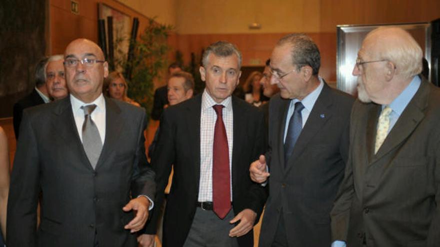 Javier Rojo, presidente del Senado; Paulino Plata, consejero de Cultura; y Francisco de la Torre, alcalde de Málaga.