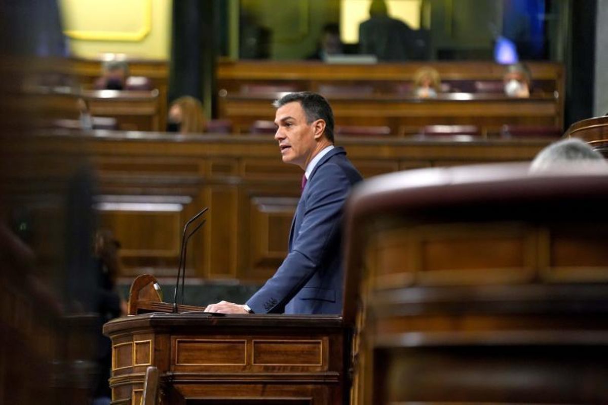Sánchez treu pit de la seva recepta socialdemòcrata i Casado li recorda que ell va votar les retallades de Zapatero Sánchez treu pit de la seva recepta socialdemòcrata i Casado li recorda que ell va votar les retallades de Zapatero