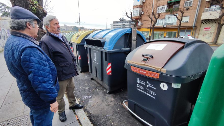 El contenedor marrón se instala en Badajoz: tiene llave y todavía no se puede usar