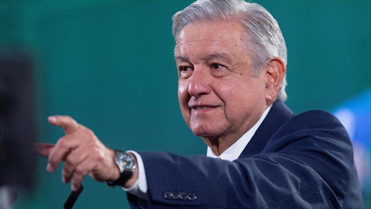 López Obrador, contrario a ponerse la mascarilla, da positivo