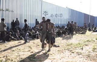 Interior reformará el paso fronterizo de Melilla en el que murieron aplastados 23 migrantes