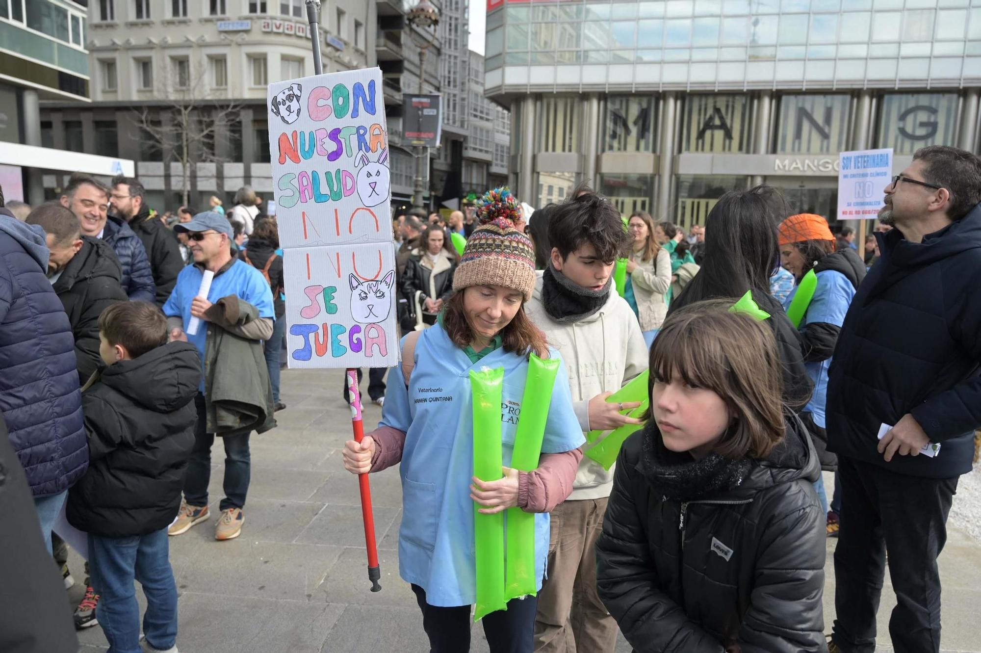 Protesta de veterinarios contra el nuevo decreto del Gobierno que regula el uso de medicamentos