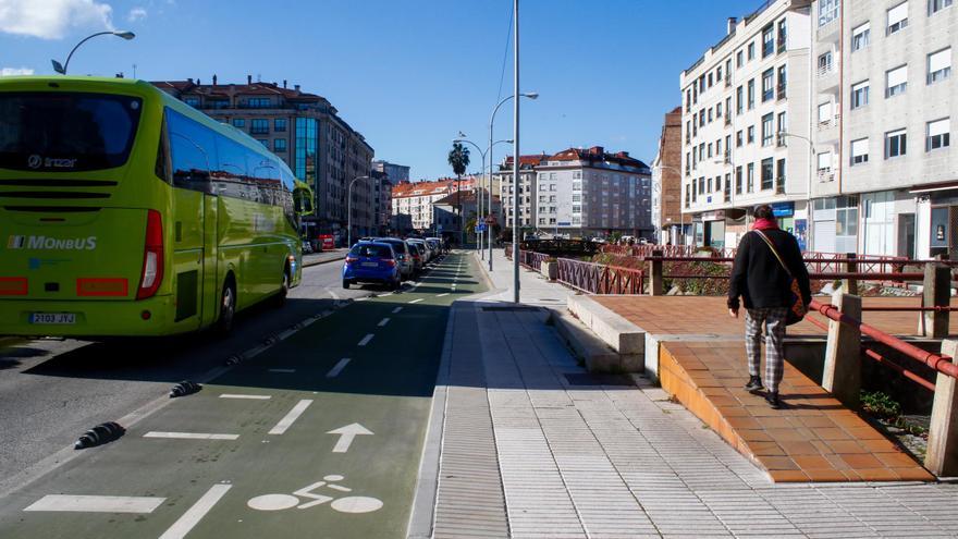 Vecinos de Rodrigo de Mendoza piden que se pueda circular por el carril bici durante las obras