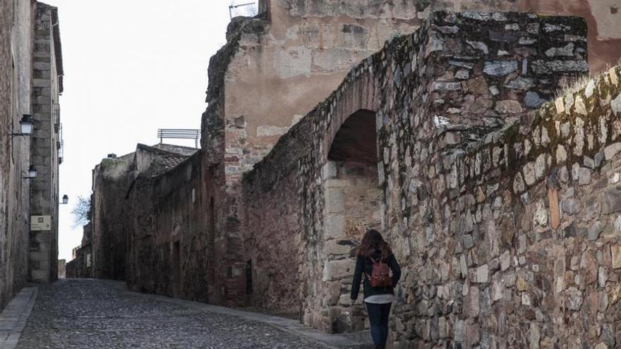 Aprobado el proyecto de rehabilitación de la muralla de Cáceres