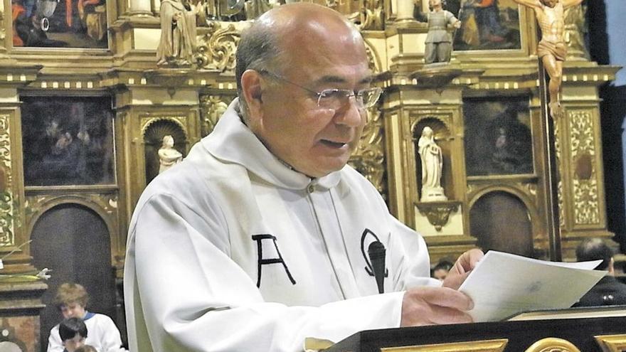 Imagen de archivo del el exprior del santuario de Lluc, Antoni Vallespir, durante una eucaristía en la basílica.