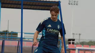 El Real Zaragoza ya conoce la oferta del Aris por Dani Gómez, pero el traspaso no es ahora mismo factible