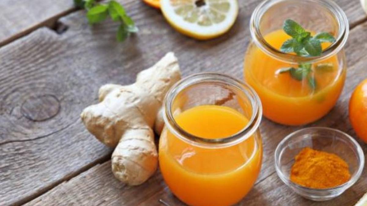Este es el remedio viral contra los resfriados para esta temporada: chupitos de jengibre y naranja.