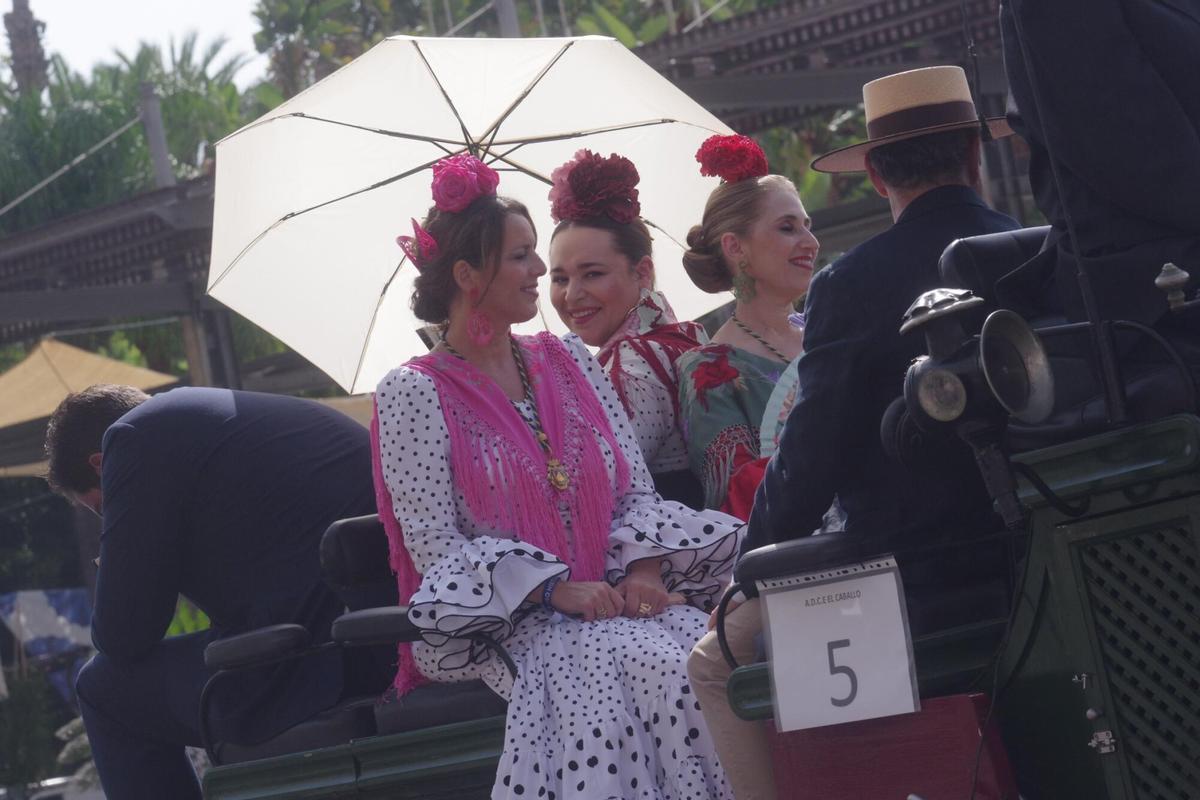 Málaga peregrina ante la Victoria para comenzar su Feria