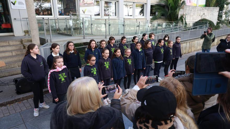 Los alumnos de Las Carmelitas desbordan emoción con el Himno de la Alegría por Santa Cecilia