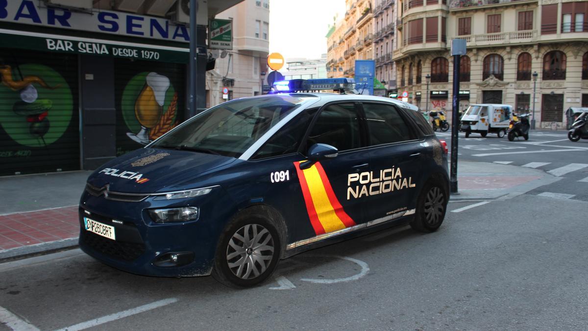 Nota De Prena Y Fotografía De Recurso: &quot;Agentes De Policía Nacional Encuentran Signos Vitales En Un Hombre Dado Por Fallecido&quot;