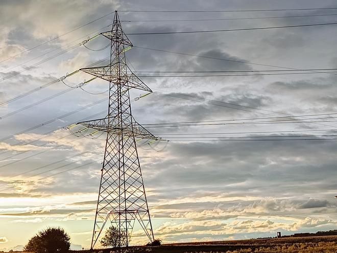 Las paradas forzosas de fábricas cuestan ya casi 1.000 millones en el recibo de luz (pero son la opción que sale más barata)