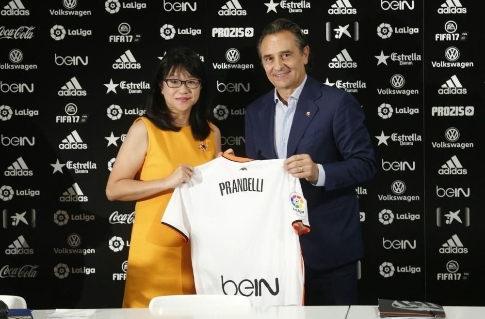 Presentación de Cesare Prandelli como entrenador del Valencia CF