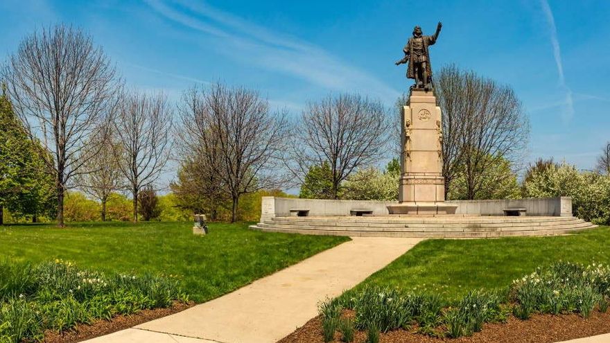 Retirada en Chicago una estatua de Cristóbal Colón