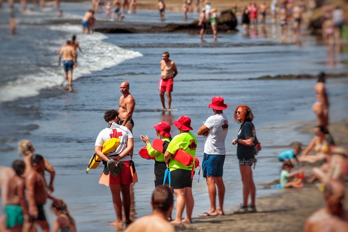 Día de playa para combatir el calor en Teneirfe