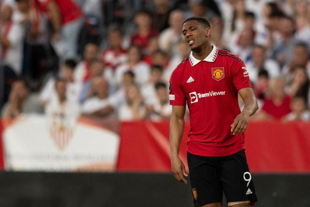 Anthony Martial: No es ni mucho menos titular y se podría hacer caja con él