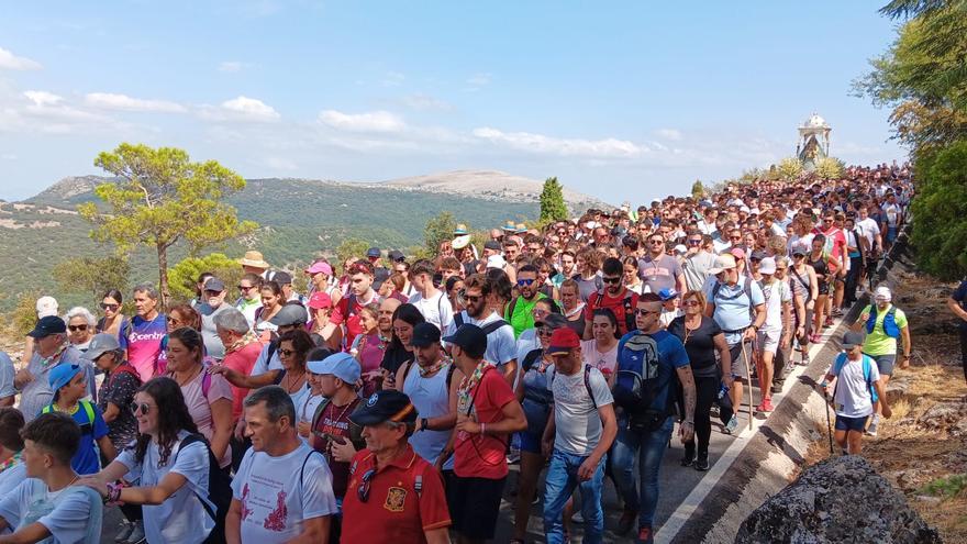 Multitudinaria asistencia a la &#039;Bajá&#039; de la Virgen de la Sierra desde su santuario de Cabra