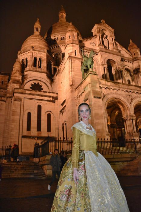 El viaje de la fallera mayor 2017, Raquel Alario, a París.