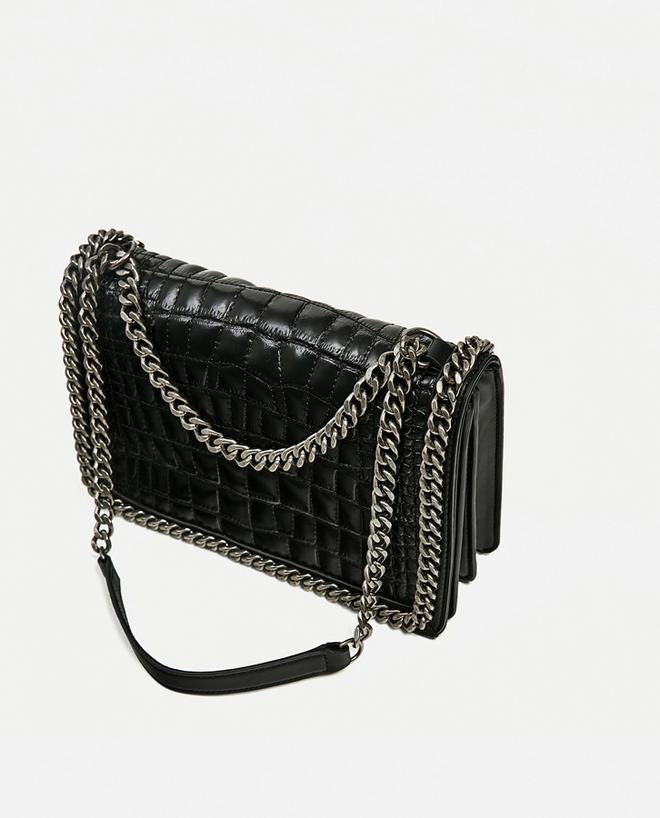 'Shopping' para el Black Friday: bandolera con cadena, de Zara