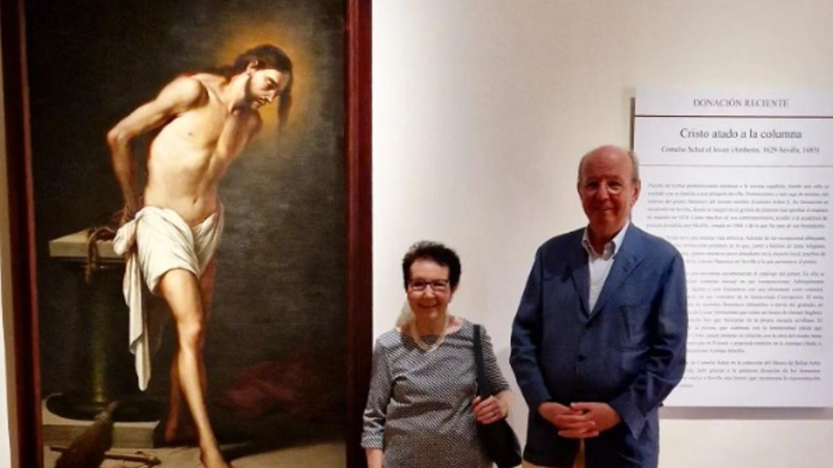 María Victoria y Rafael Spottorno Díaz-Caro, donantes de la obra 'Cristo atado a la columna', de Cornelis Schut, en memoria de su madre, sevillana de nacimiento