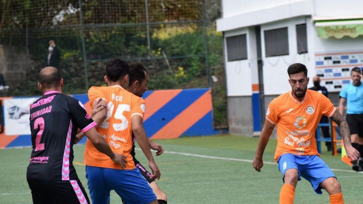 Lance del choque de ayer entre el Panadería Pulido y el Don Benito.